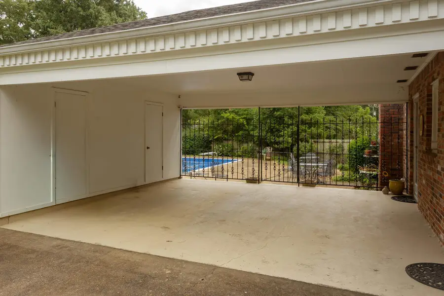 213 Meadow Hill Rd, Sheffield, AL 35660 - #2