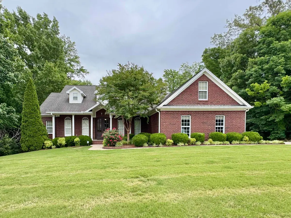 104 Castlewood Ct, Florence, AL 35633 - #1