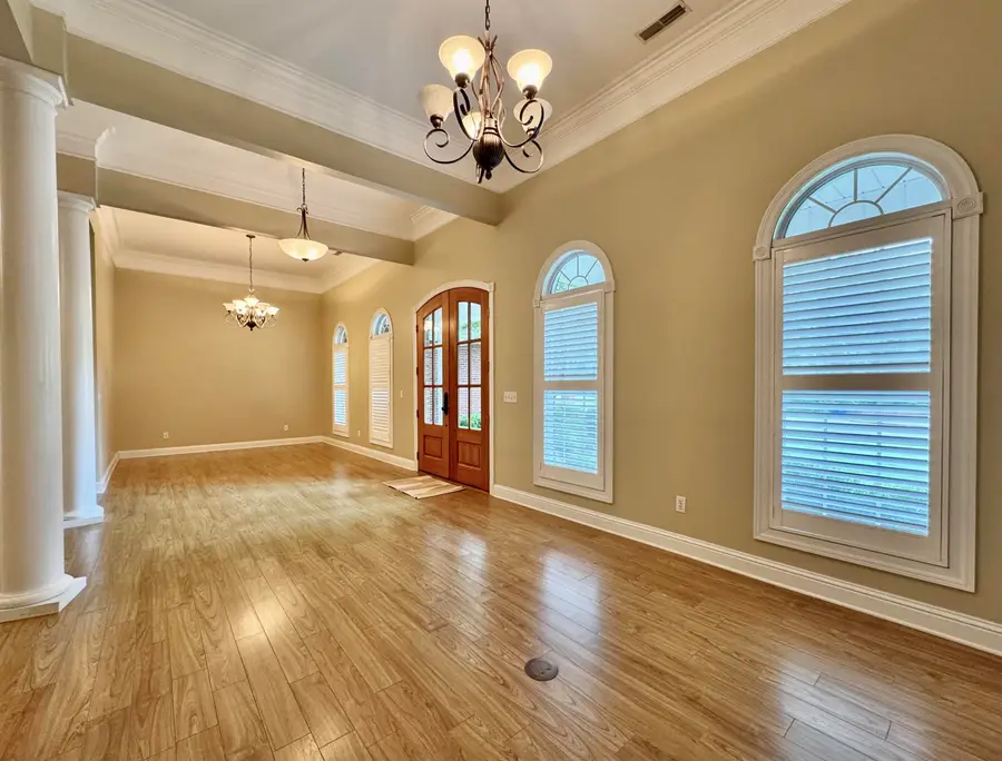 104 Castlewood Ct, Florence, AL 35633 - #3