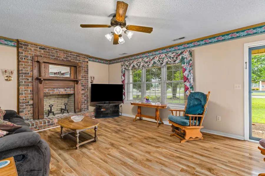 1603 Gusmus Ave, Muscle Shoals, AL 35661 - #3