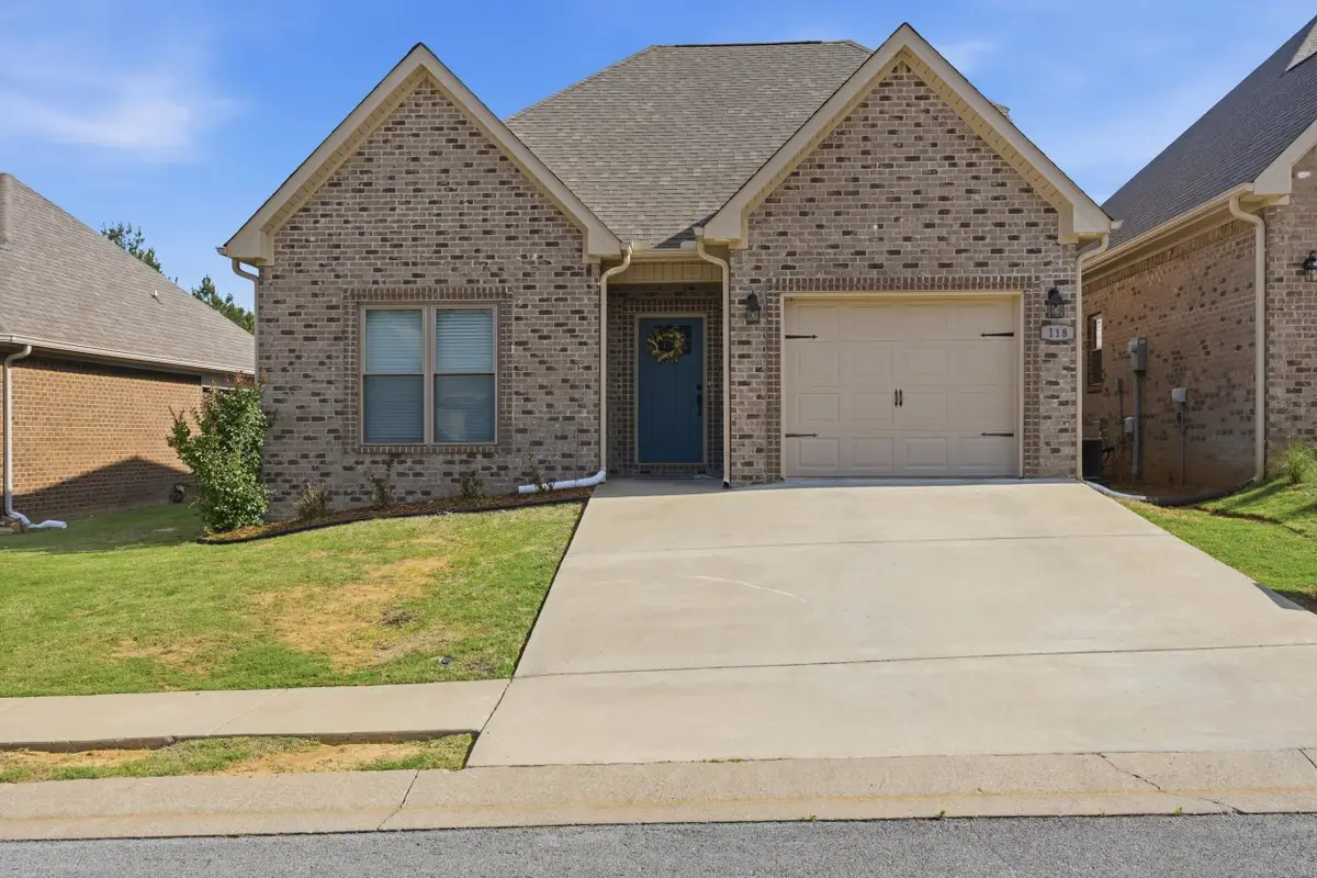 118 Cottage Ln, Florence, AL 35630 - #1