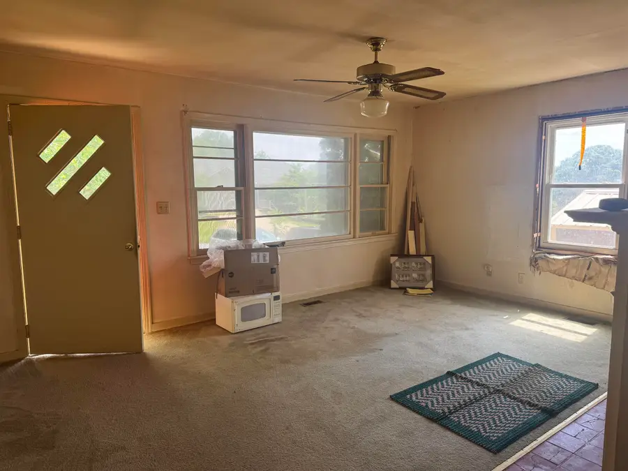 250 1st St, Russellville, AL 35653 - #3