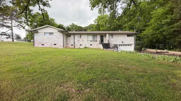 1601 Summit St, Russellville, AL 35653