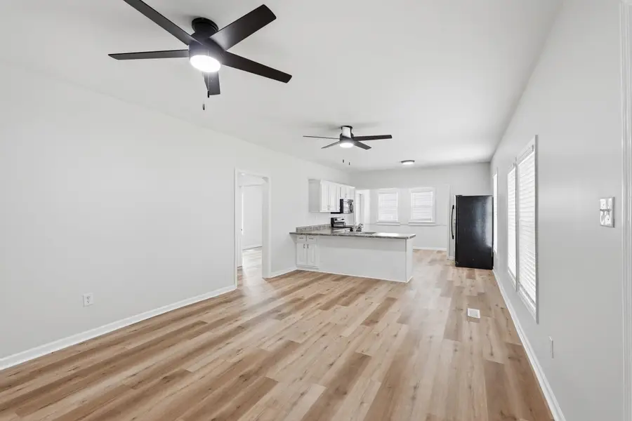 1001 Atlanta Ave, Sheffield, AL 35660 - #2