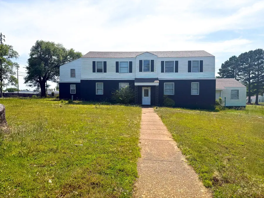3001 E 19th Ave, Sheffield, AL 35660 - #3
