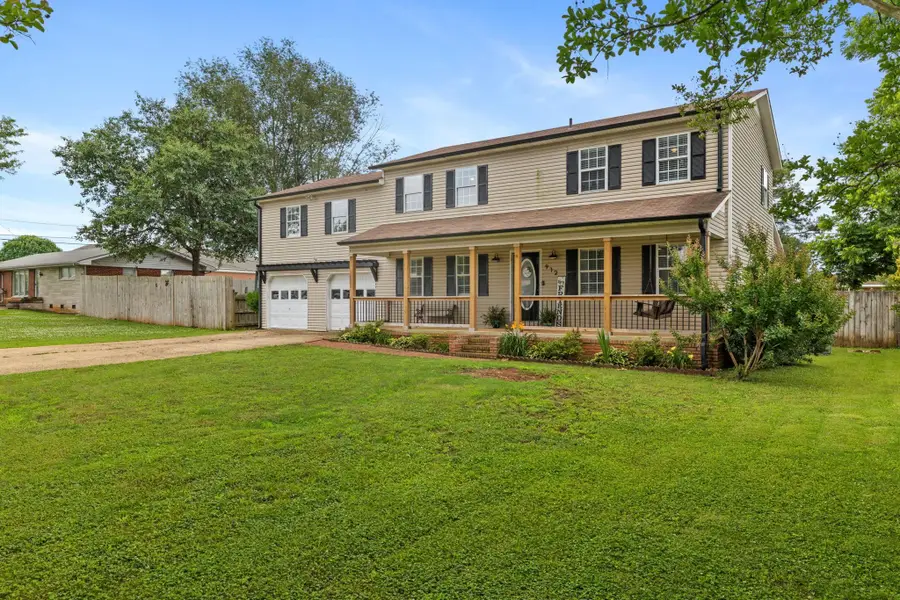 912 Tyler Ave, Muscle Shoals, AL 35661 - #2