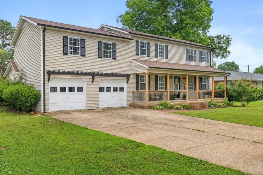 912 Tyler Ave, Muscle Shoals, AL 35661 - #3