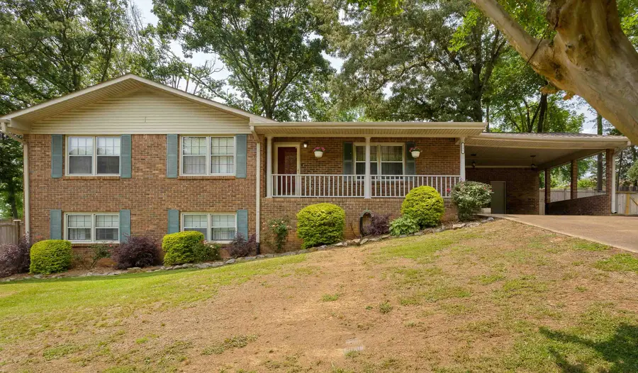 231 Cedar Ln, Killen, AL 35645 - #2