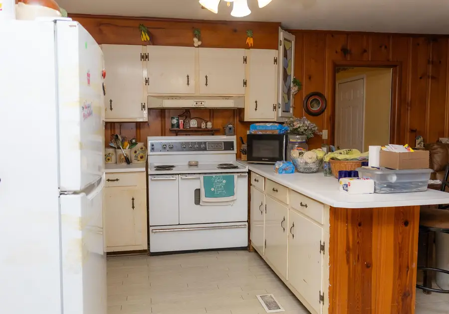 1615 Scott Ave, Russellville, AL 35653 - #2