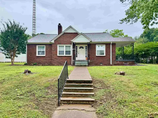 819 Sannoner Ave, Florence, AL 35630