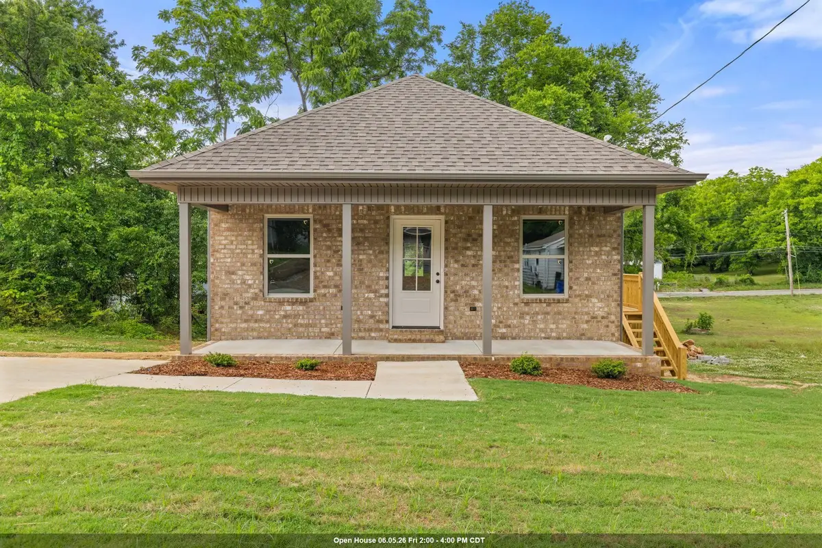 520 W Tennessee St, Florence, AL 35630 - #1
