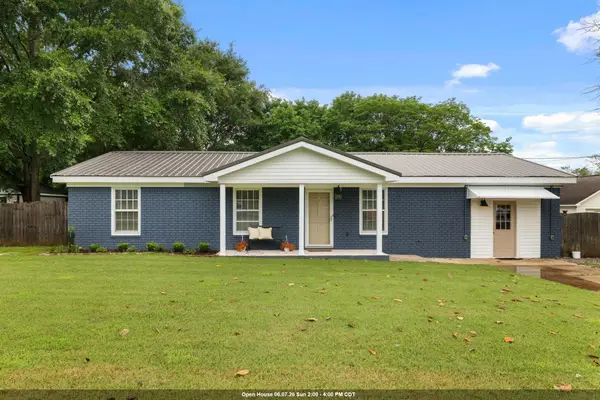 1306 Calhoun St, Tuscumbia, AL 35674