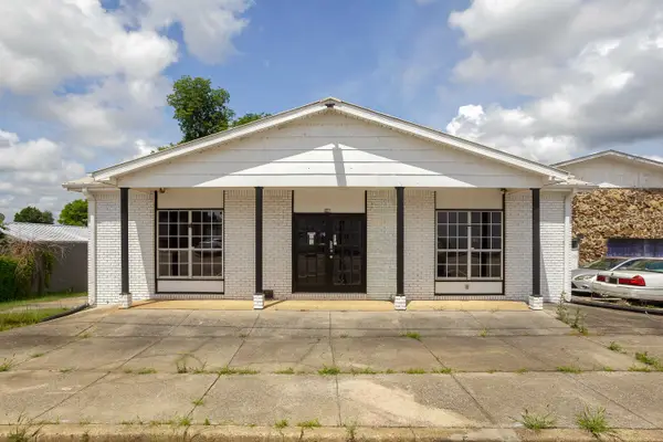 106 S Water St, Tuscumbia, AL 35674