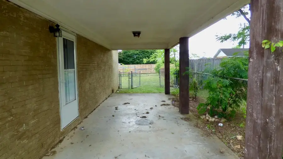 402 Ford St, Muscle Shoals, AL 35661 - #2