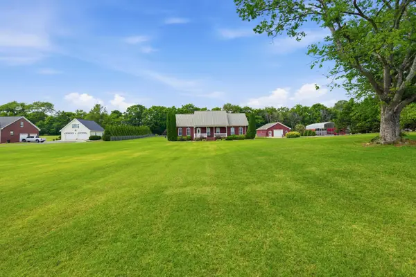 903 Betty Rose Ln, Tuscumbia, AL 35674