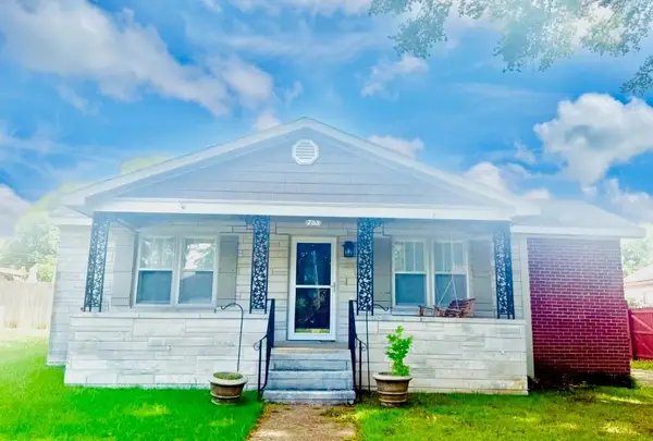703 E 2nd St, Tuscumbia, AL 35674