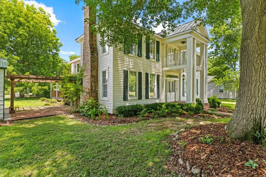 608 W 4th St, Tuscumbia, AL 35674 - #3