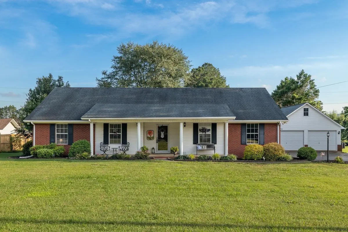 690 Cedar Hill Ln, Tuscumbia, AL 35674 - #1