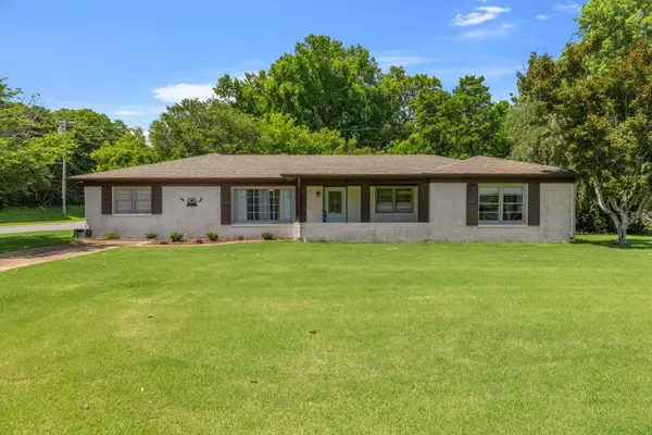 1101 Catalpa St, Tuscumbia, AL 35674