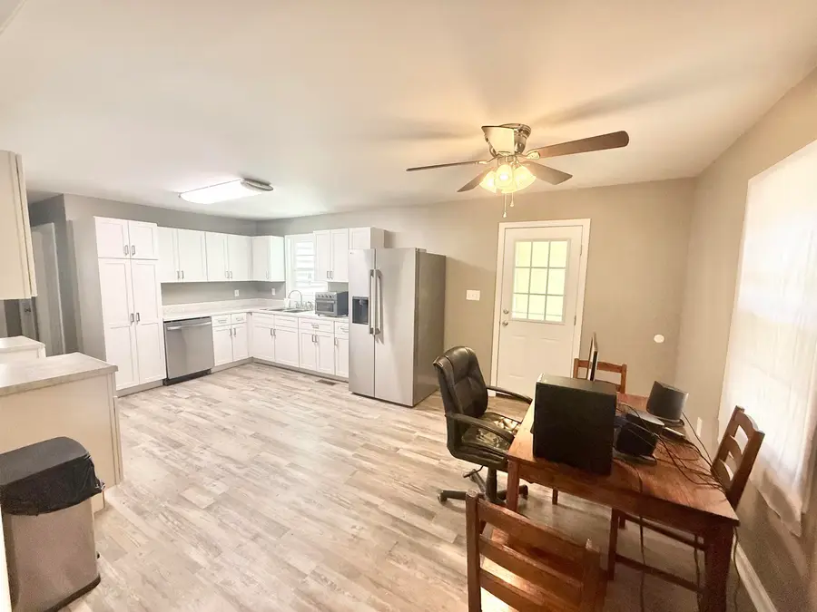 504 N Patton St, Florence, AL 35630 - #3