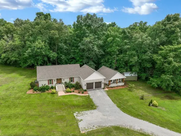581 Co Rd 1286, Vinemont, AL 35179