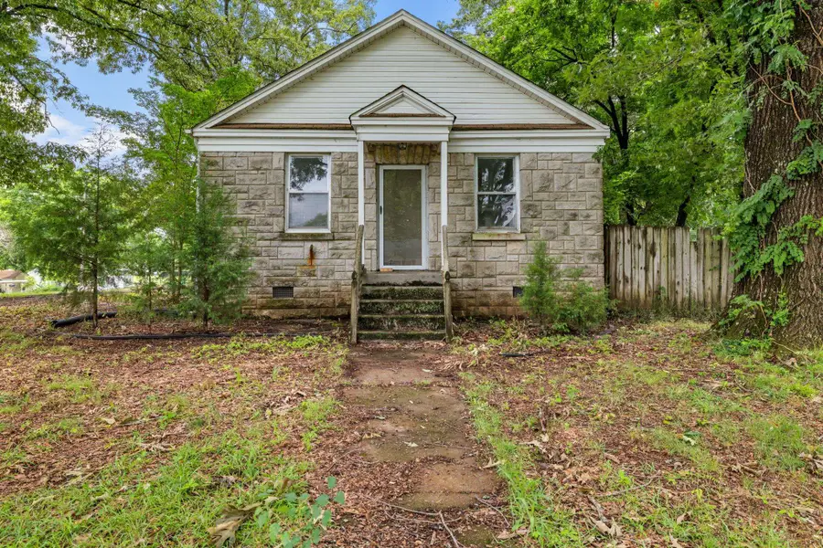 1211 E 31st St, Sheffield, AL 35660 - #3