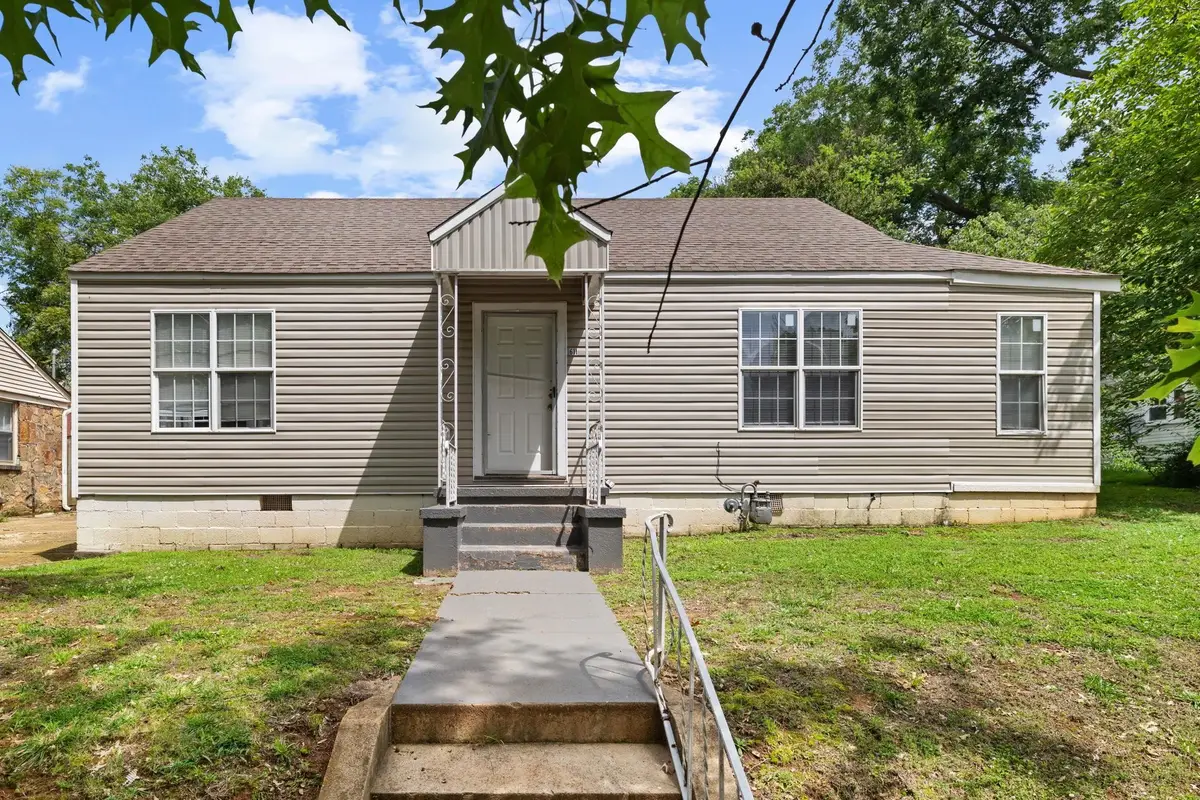 611 E Mobile St, Florence, AL 35630 - #1