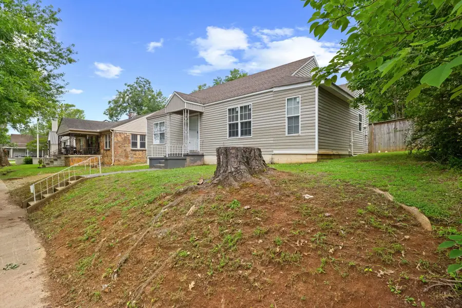 611 E Mobile St, Florence, AL 35630 - #3