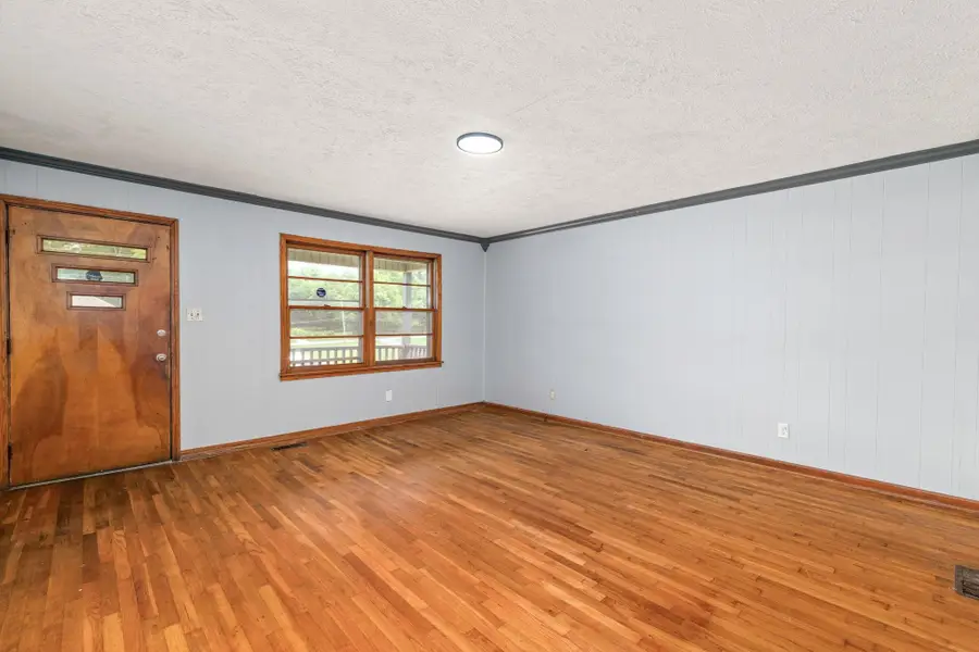 523 Tennessee St, Florence, AL 35630 - #2
