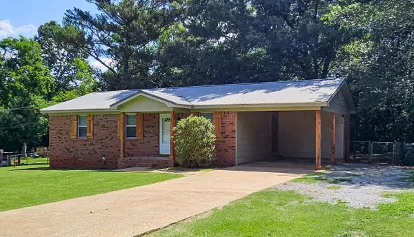 1260 Lakewood Dr, Muscle Shoals, AL 35661