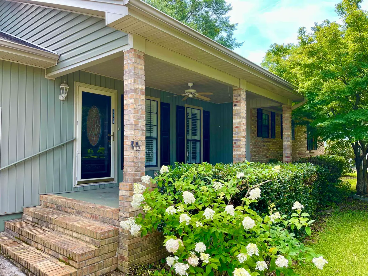 2106 Dialsdale Dr, Cullman, AL 35055 - #1
