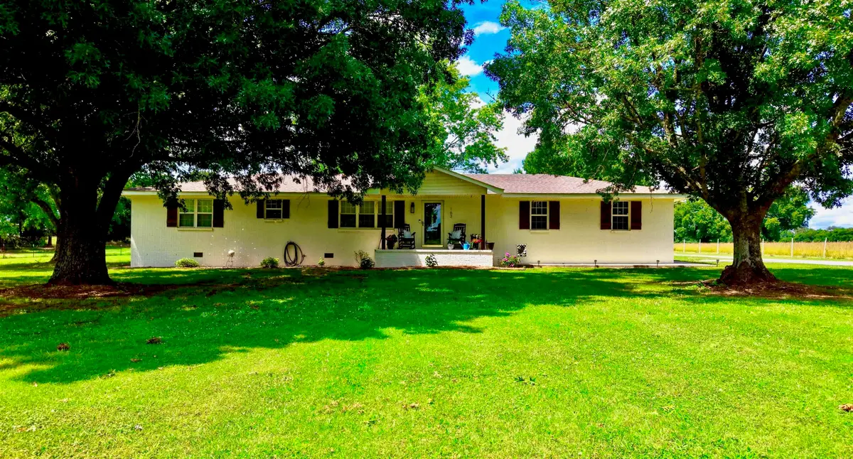 163 Matlock Ln, Muscle Shoals, AL 35661 - #1