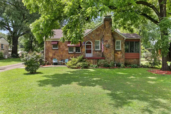 1911 N Wood Ave, Florence, AL 35630
