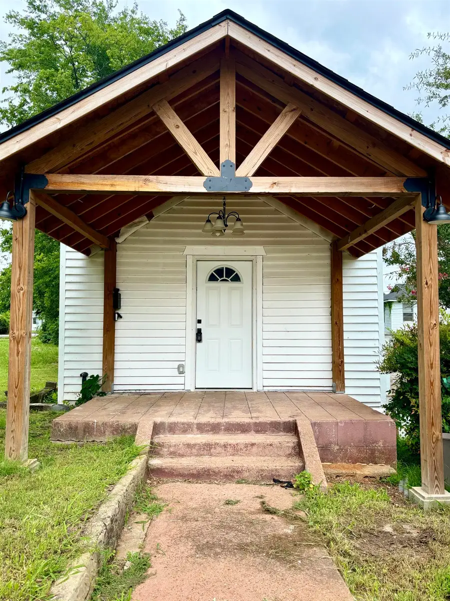 416 Little Rock Ave, Sheffield, AL 35660 - #2