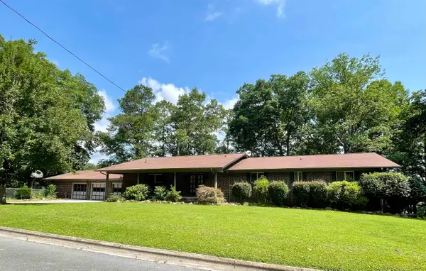 906 Scenic Dr, Cullman, AL 35055