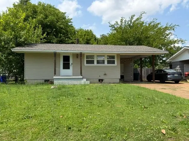 520 W Collier Ave, Florence, AL 35630 - #1