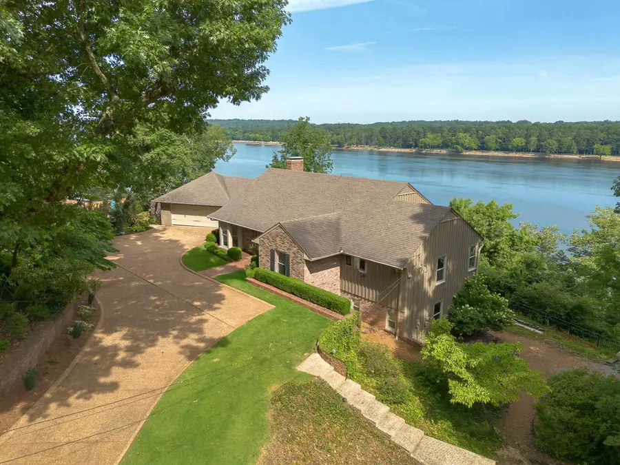 413 Darby Ave, Sheffield, AL 35660 - #2