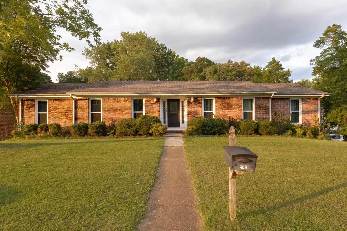 222 Roxie Dr, Florence, AL 35633 - #1