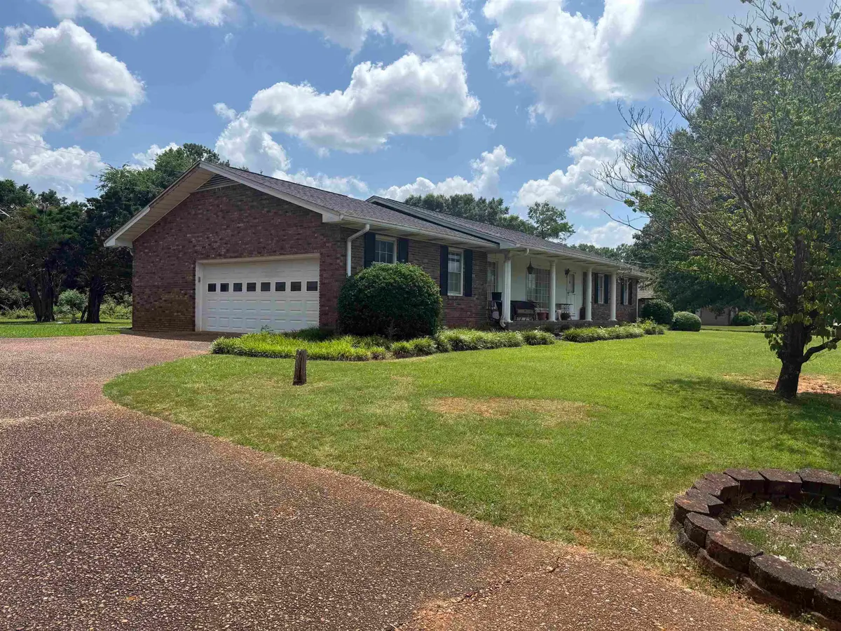 1012 Eastwood Dr, Tuscumbia, AL 35674 - #1