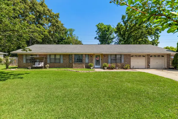 246 N New Castle Dr, Florence, AL 35633