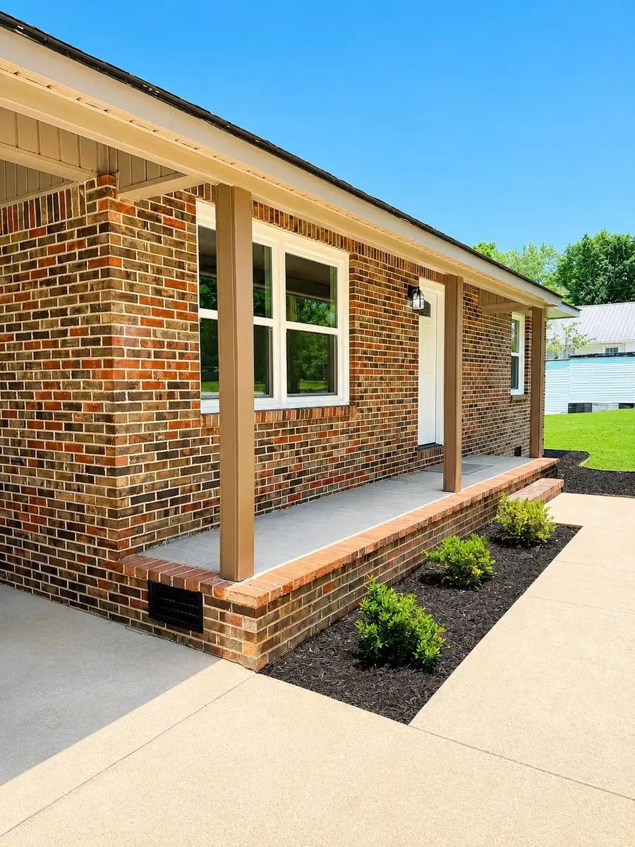 611 Church St, Rogersville, AL 35652 - #3