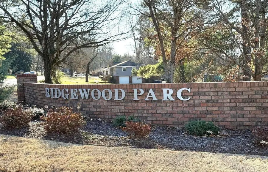 2373 Parc Pl, Florence, AL 35630 - #2