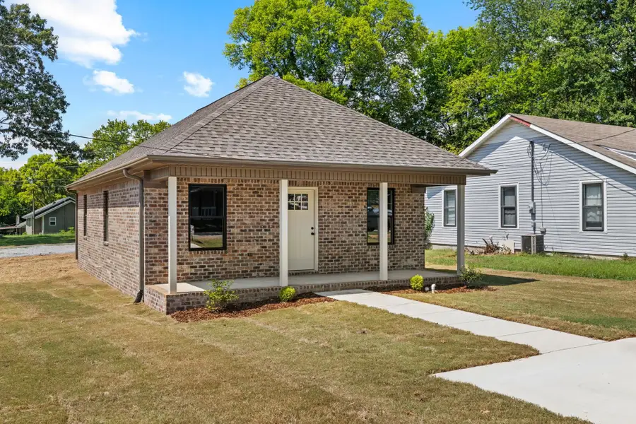 111 N Fulton St, Florence, AL 35630 - #3