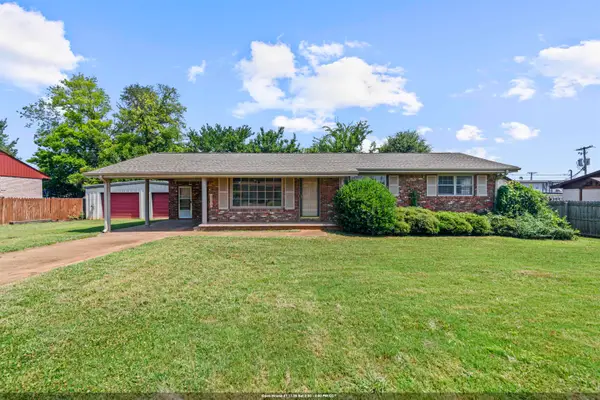 317 W State St, Muscle Shoals, AL 35661