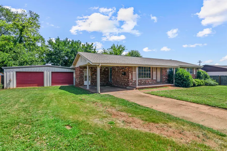 317 W State St, Muscle Shoals, AL 35661 - #2