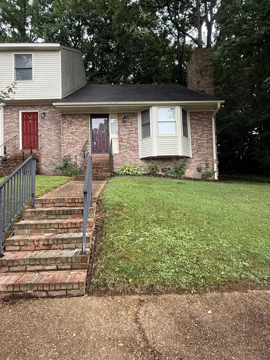 207 Hillsboro Cir, Florence, AL 35630 - #2
