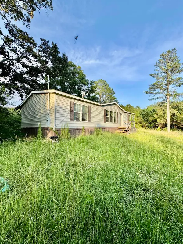 250 Mobley Crossing, Hodges, AL 35571