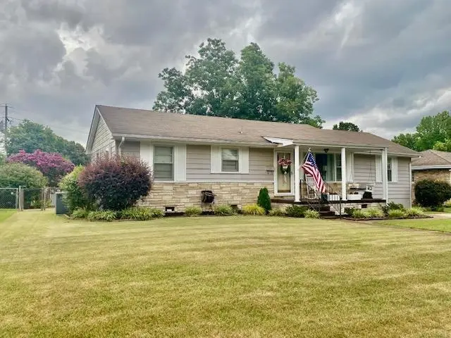 704 N Cave St, Tuscumbia, AL 35674 - #2