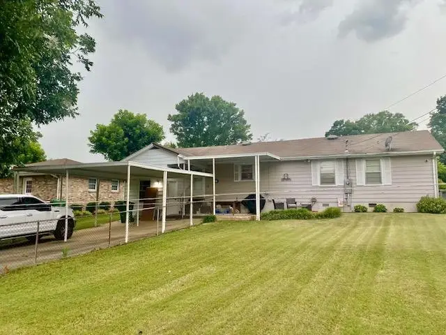 704 N Cave St, Tuscumbia, AL 35674 - #3