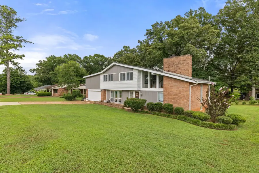 209 Oakhill Ave, Sheffield, AL 35660 - #2